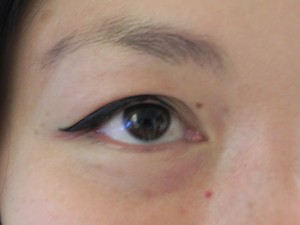 Aziatische eyeliner door Charity Willems